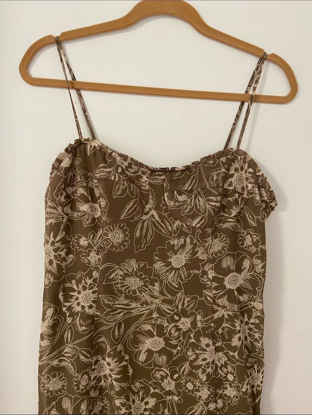 Petal & Pup Ashton Midi Dress Olive Floral - Picture 4 of 11